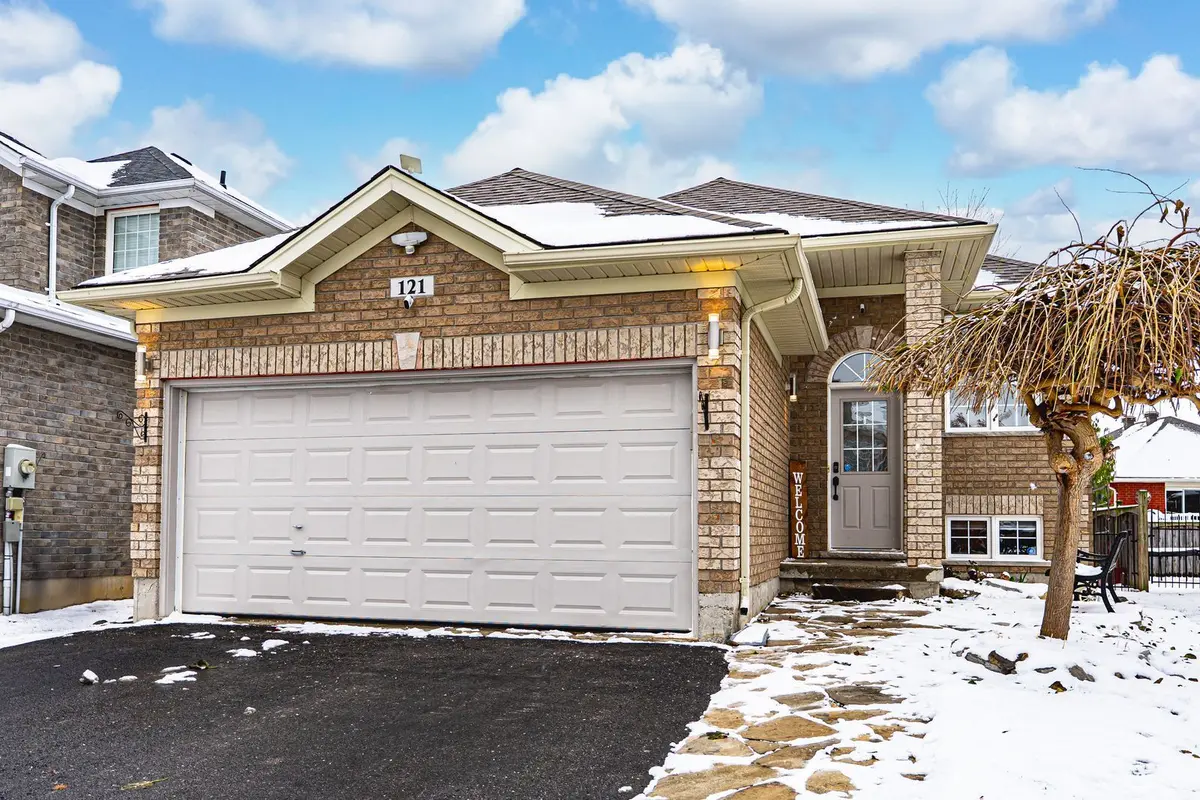 121 Sovereign's Gate, Barrie, ON L4N 0Y9
