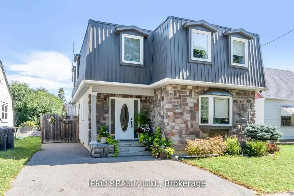 18 Sunset BLVD, Brampton, ON L6X 1W8