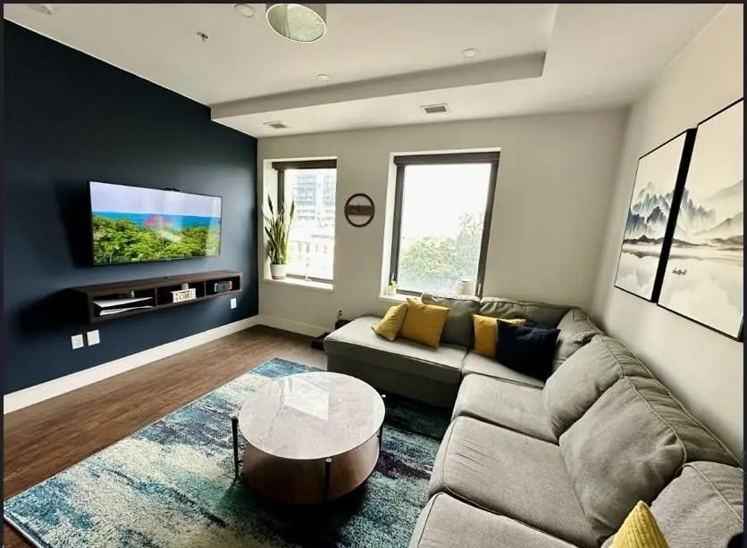 112 King ST E #405, Hamilton, ON L8N 1A8