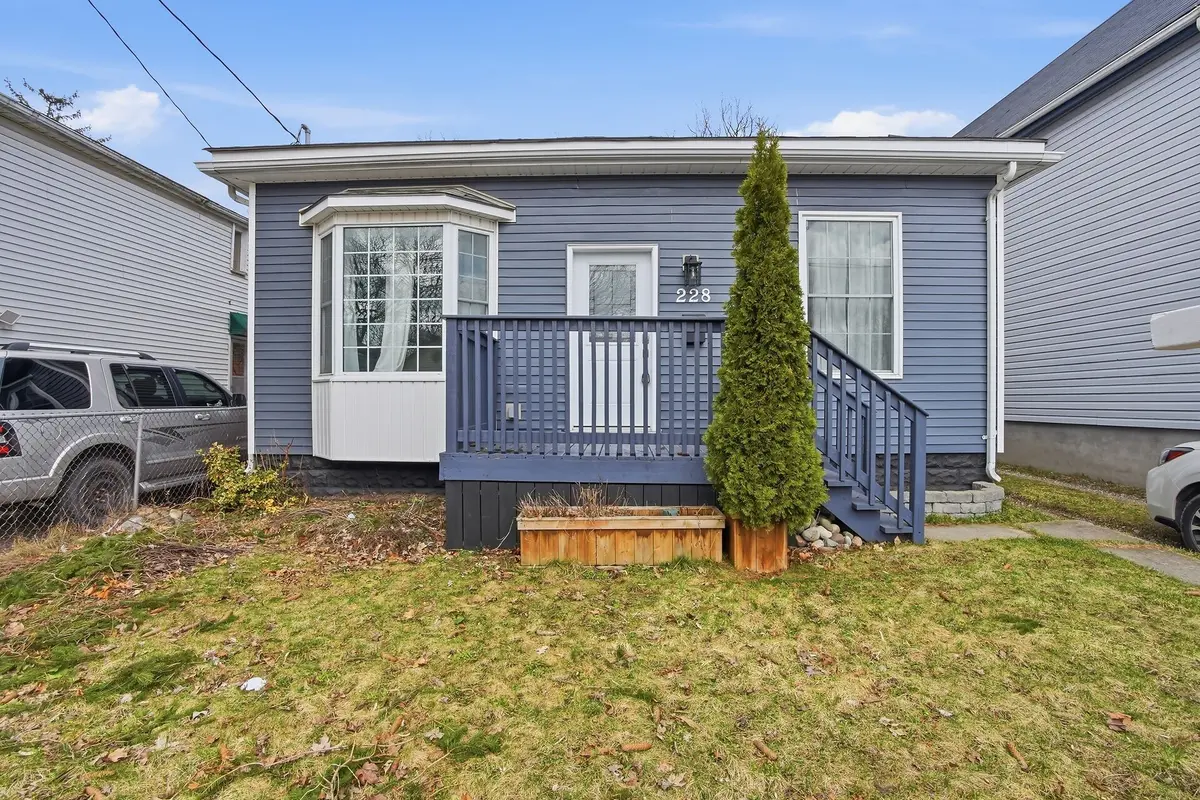 228 South ST, London East, ON N6B 1B4