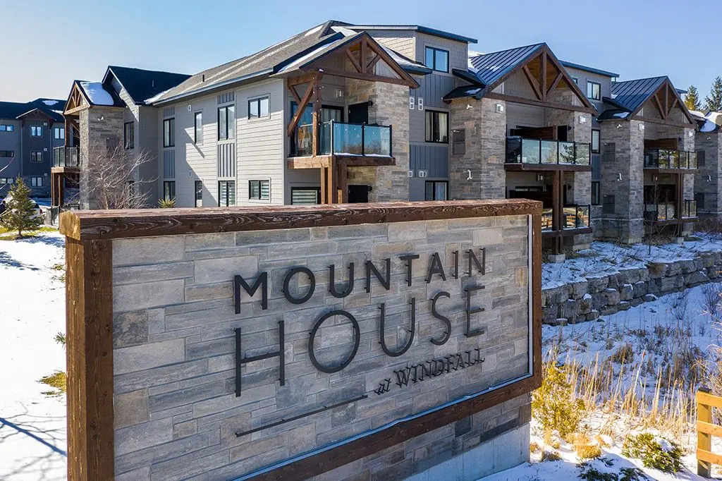 22 BECKWITH LN #103, Blue Mountains, ON L9Y 3B6