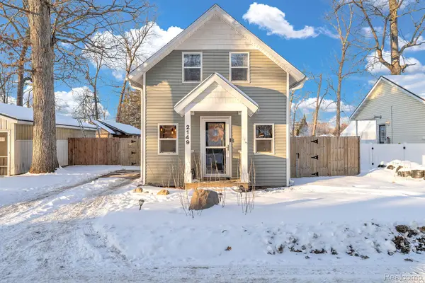 2149 Glenwood CT, Brooklyn Village, MI 49230