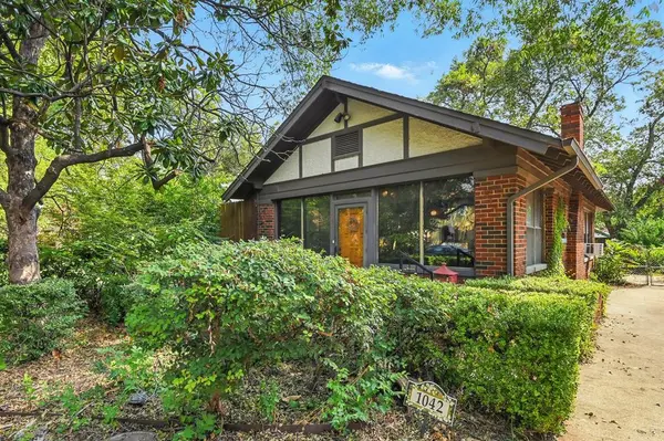 1042 N Clinton Avenue, Dallas, TX 75208