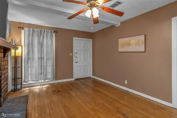 3858 Richmond Avenue, Shreveport, LA 71106