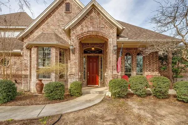 254 Covered Bridge Drive, Fort Worth, TX 76108