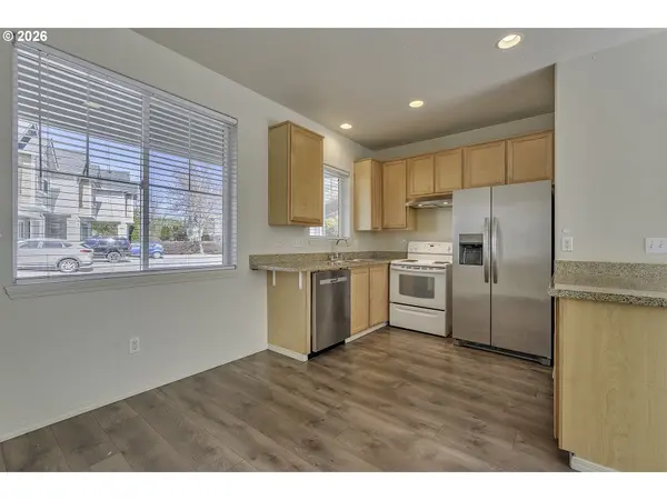 8662 NE HYDE PARK LN, Hillsboro, OR 97006