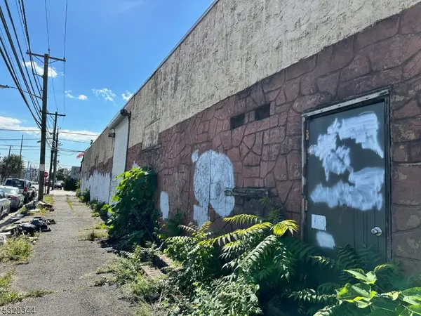 21 Florida Ave, Paterson City, NJ 07503