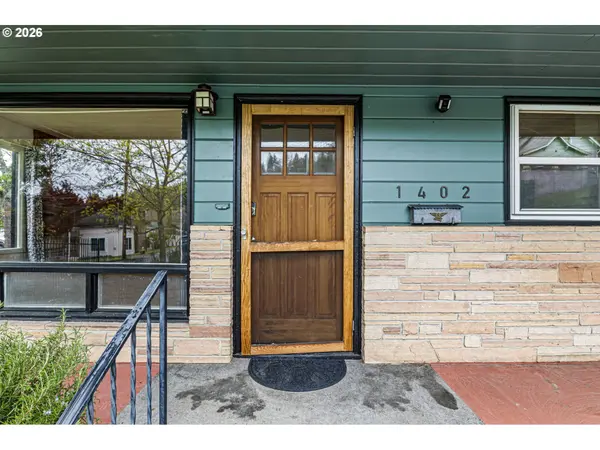 1402 SE COURT AVE, Roseburg, OR 97470