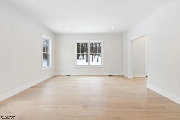 22 Furnace Rd, Chester Twp., NJ 07930