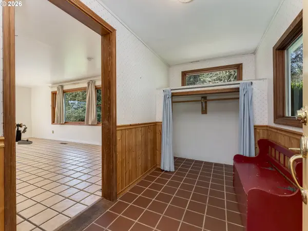 19037 NW MEADOW LAKE RD, Yamhill, OR 97148