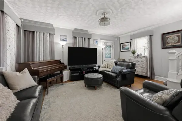 11569 Farmers BLVD, Queens, NY 11412