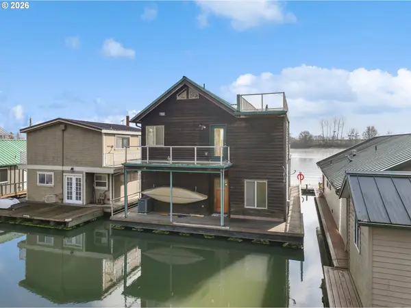 25000 NW Saint Helens RD #5, Portland, OR 97231