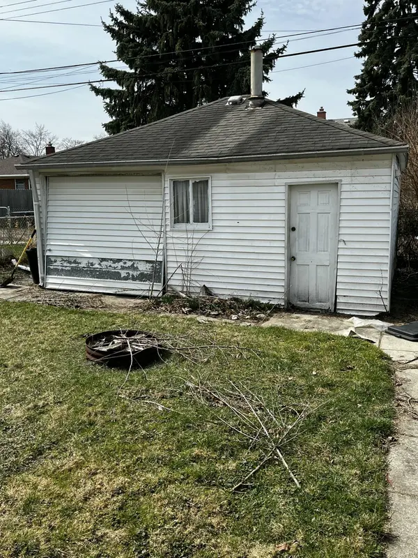 1810 Lindbergh ST, Wyandotte City, MI 48192