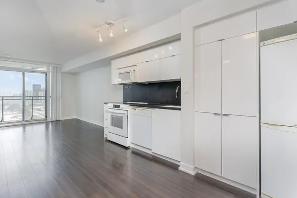 21 Iceboat TER #2711, Toronto C01, ON M5V 4A9