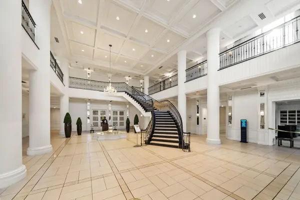 15 Greenview AVE #309, Toronto C07, ON M2M 4M7