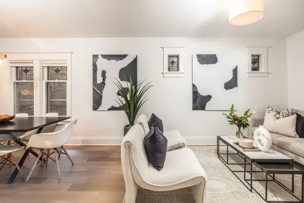 419 Davisville AVE, Toronto C10, ON M4S 1H7