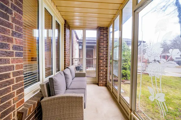 25 Thistlewaite CRES, Toronto E07, ON M1S 3Y8