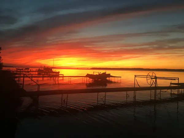 122 Blue Heron DR, Georgina, ON L0E 1N0