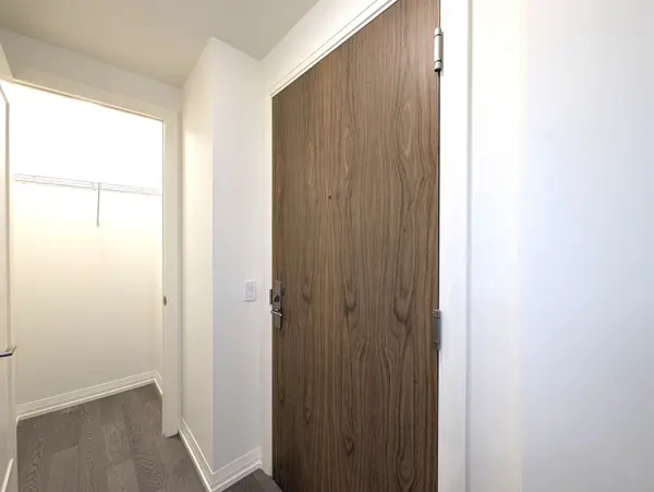 27 Korda Gate #2305, Vaughan, ON L4K 0P6