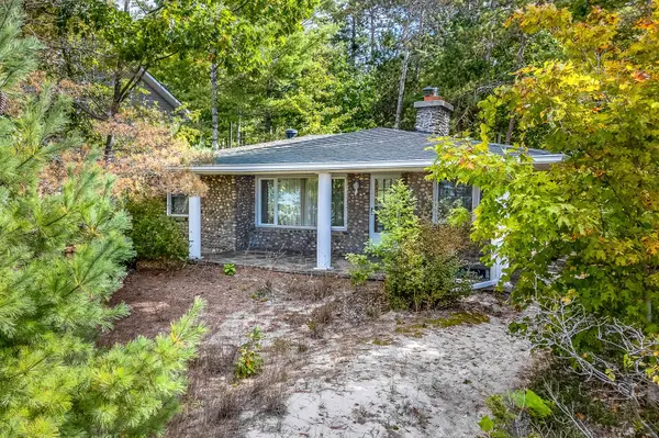 750 Tiny Beaches RD S, Tiny, ON L0L 2T0