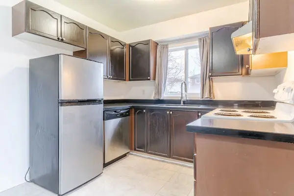 1 Charleson DR, Barrie, ON L4N 8N5