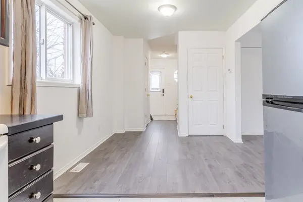 1 Charleson DR, Barrie, ON L4N 8N5