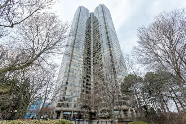 1 Palace Pier CT #4104, Toronto W06, ON M8V 3W9