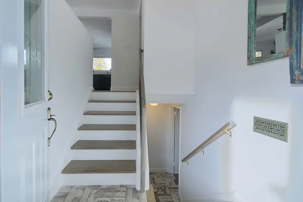 17 Beaver Bend CRES, Toronto W08, ON M9B 5P7