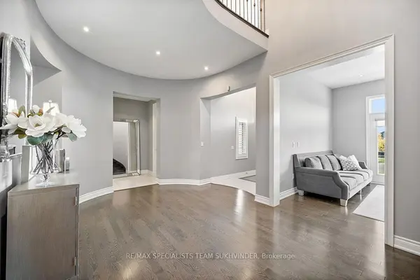 34 Burlwood RD, Brampton, ON L6P 4E8