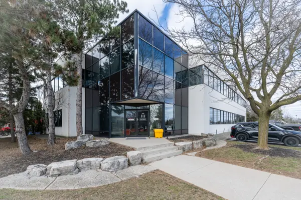 735 Oval CT, Burlington, ON L7L 6A9