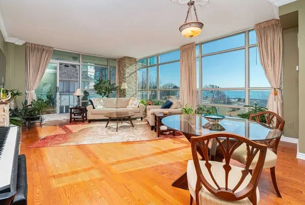 5 Marine Parade DR #323, Toronto W06, ON M8V 4B4