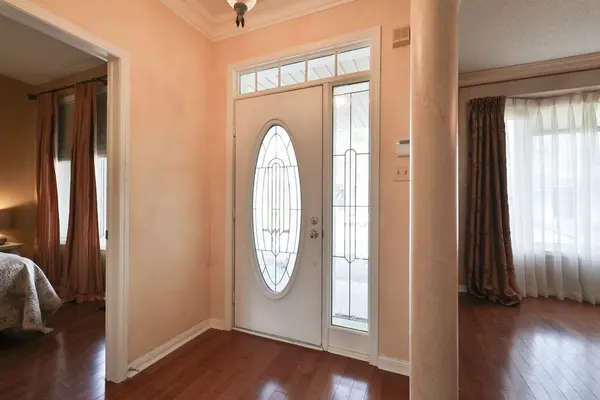 2193 Woodglen CRES, Burlington, ON L7L 6G9