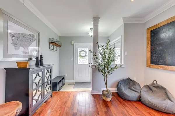 2268 Seton CRES, Burlington, ON L7L 6Y4