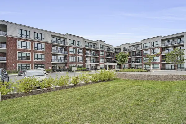 1975 FOUNTAIN GRASS DR #201, London South, ON N6K 0M3