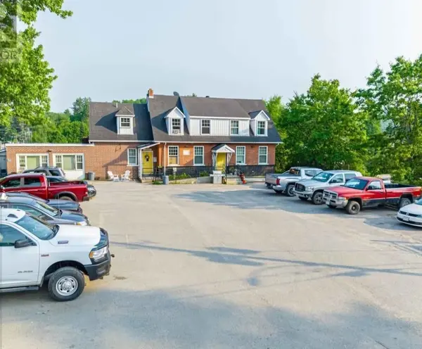 33 Flint AVE, Bancroft, ON K0L 1C0