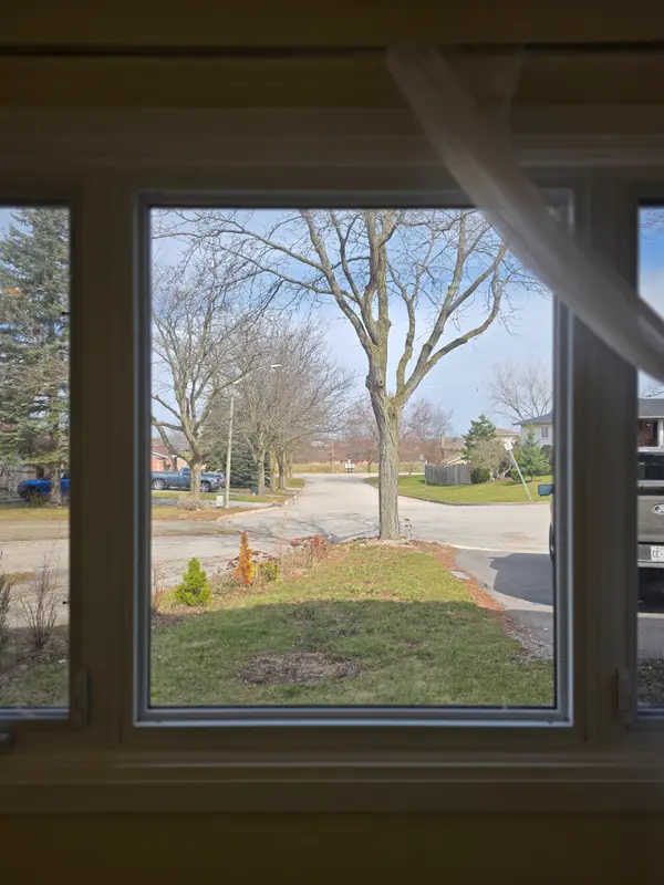 42 HEMLOCK ST #Upper, St. Catharines, ON L2T 4B7