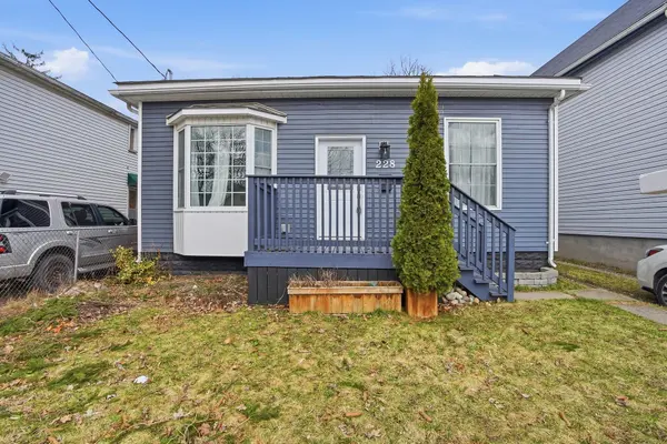 228 South ST, London East, ON N6B 1B4