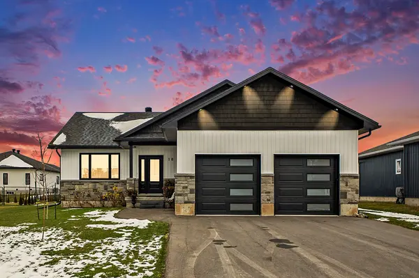 18 Morrison DR, Whitewater Region, ON K0J 1K0