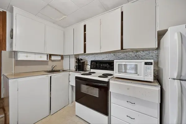 7-9 Dales AVE, Brockville, ON K6V 5G9