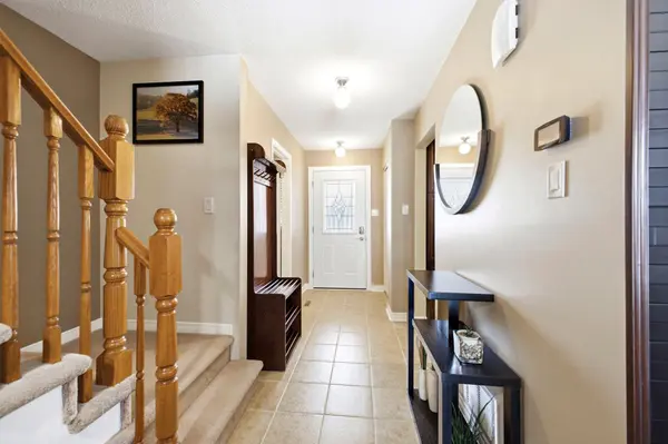 178 Equestrian DR, Kanata, ON K2M 2B9