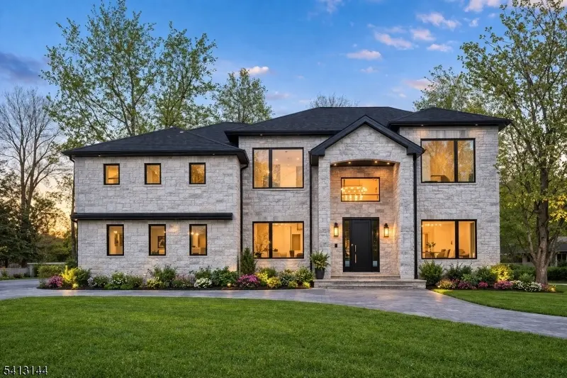 39 Billingsley Dr, Livingston Twp., NJ 07039