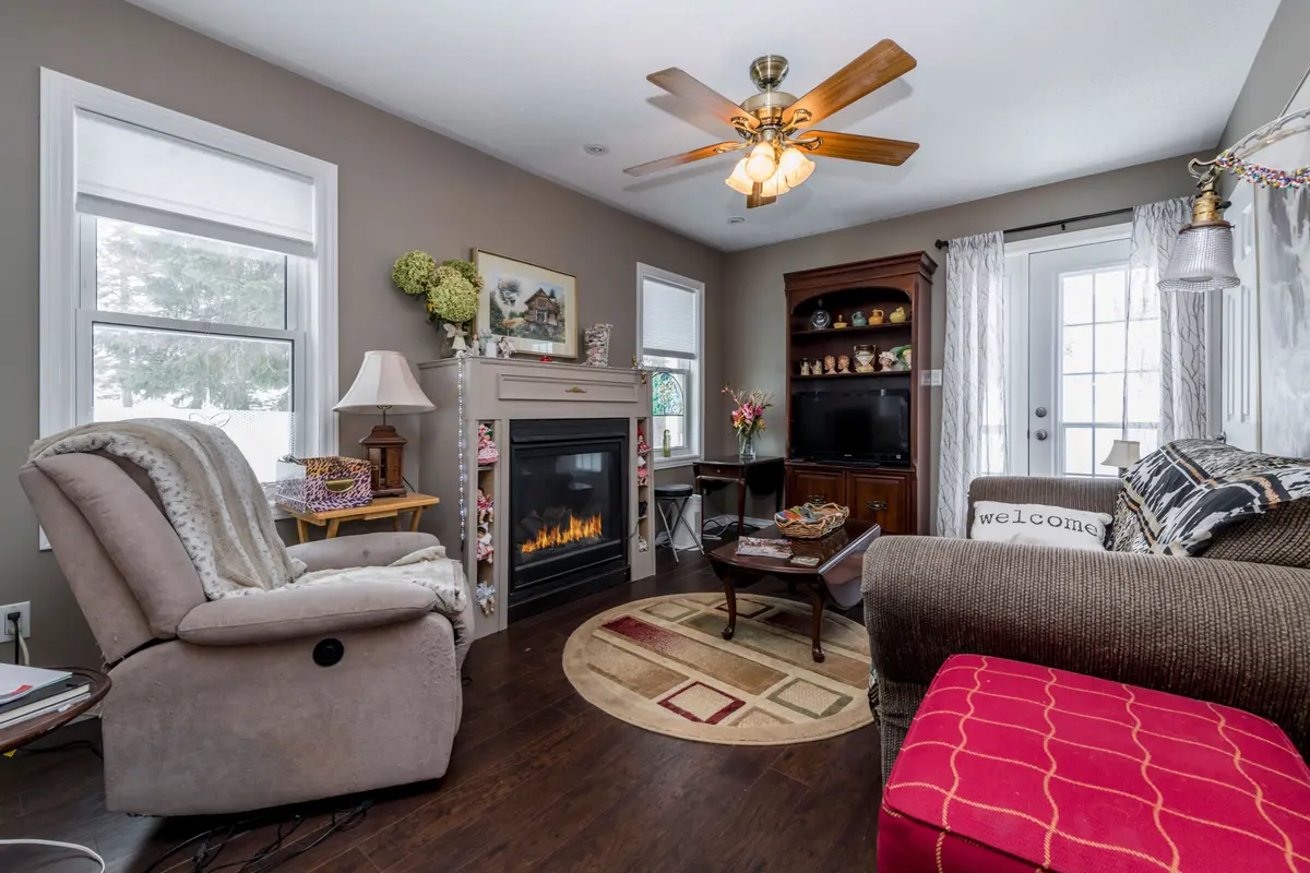 32 Cameron DR, Oro-medonte, ON L0L 1T0