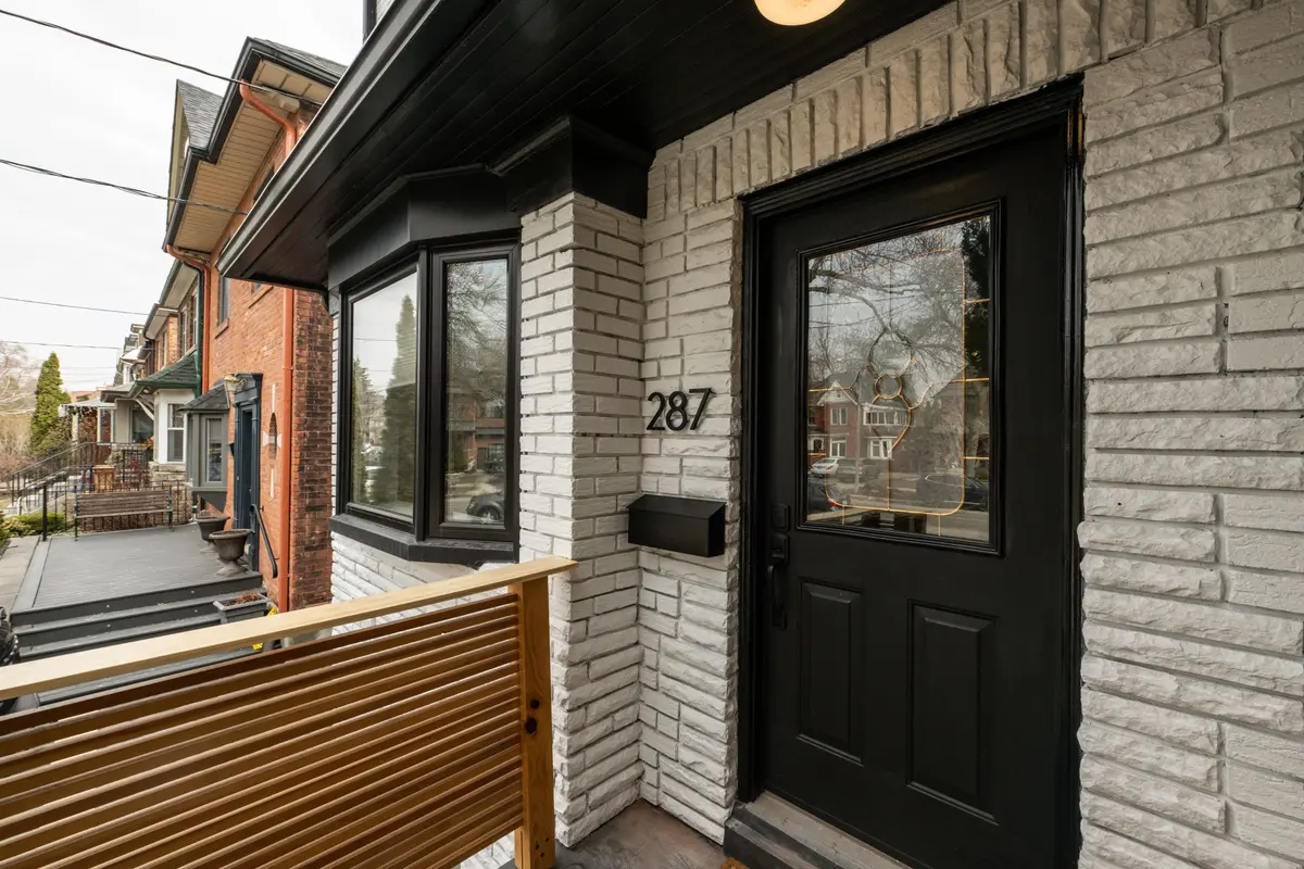 287 High Park AVE, Toronto W02, ON M6P 2S8