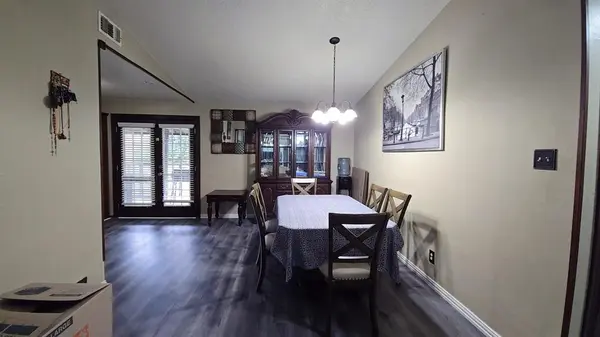 109 Ridgeway Circle, Lewisville, TX 75067