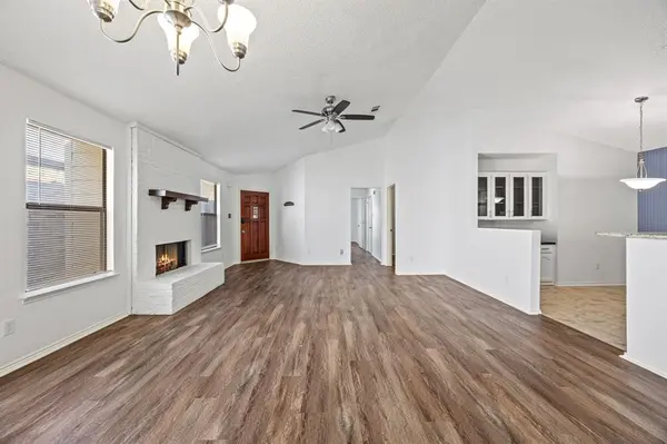 2713 Harvest Lake Drive, Irving, TX 75060