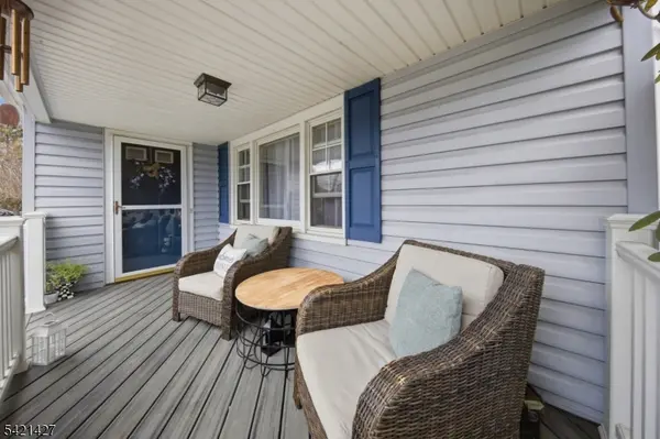 39 Center St, Pompton Lakes Boro, NJ 07442