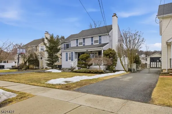 39 Center St, Pompton Lakes Boro, NJ 07442