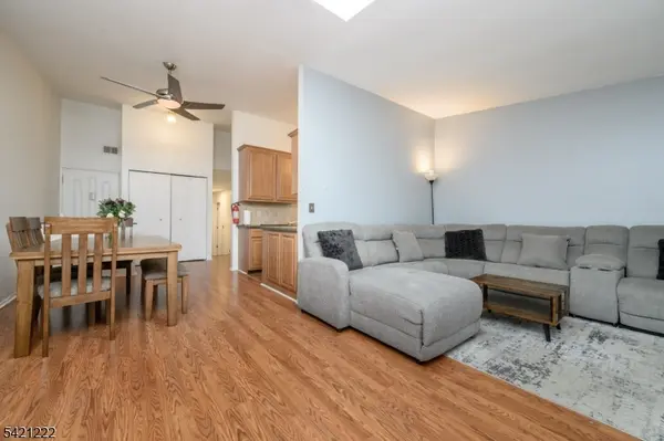 1614 Spruce Hills Dr, Glen Gardner Boro, NJ 08826