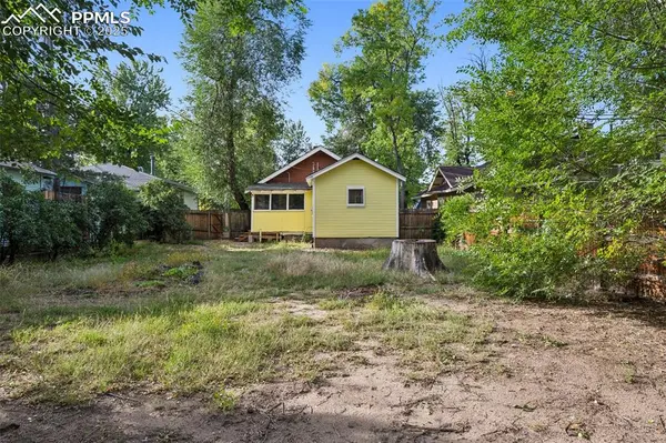 844 E Monument ST, Colorado Springs, CO 80903