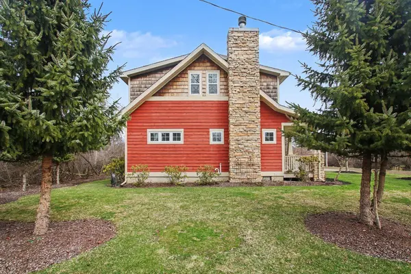 3048 Park DR, Douglas Vllg, MI 49406